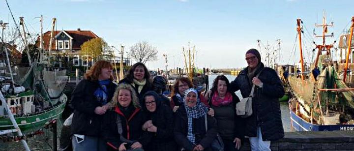 Ein Teil der Frauengruppe Hannover bei einem Ausflug an die Nordsee